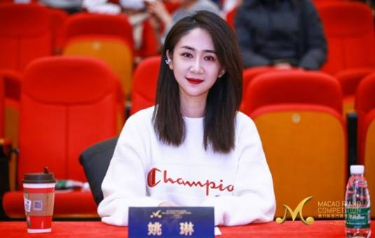姚琳（天津传媒学院钢琴教师）