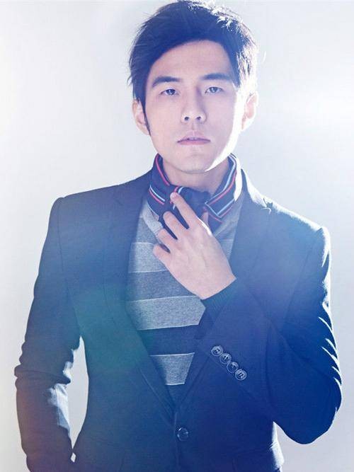 周杰伦（华语流行乐男歌手、音乐人、演员、导演）