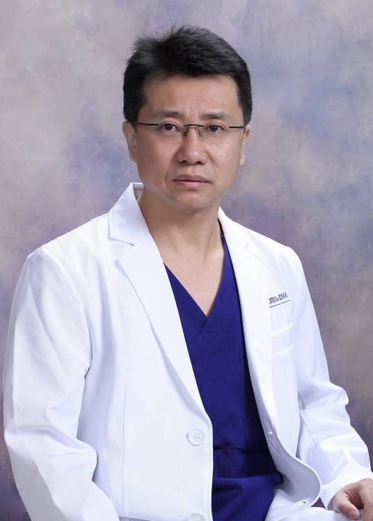 王作伟（首都医科大学宣武医院神经外科主任医师，擅长脊柱脊髓疾病微创治疗。）
