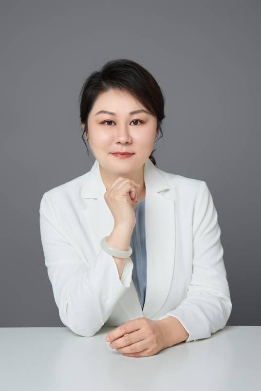 巩丽（山东英才学院音乐舞蹈学院执行院长）