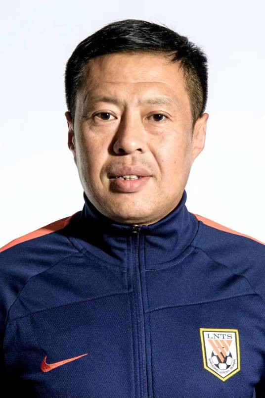 徐海鹏（足球教练）
