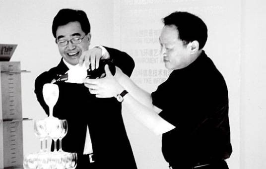高云（中国画学会副会长江苏省学会会长）