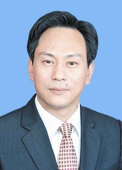 李江（四川省经济合作局原党组书记、局长）