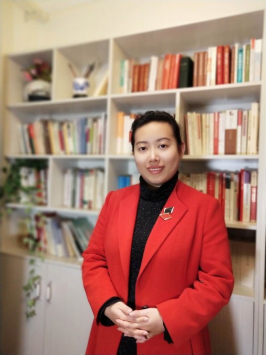 陈娜（云南大学马克思主义学院教授）