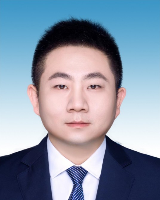 贺雄（湖南省郴州市桂阳县委副书记、县人民政府副县长、代理县长）