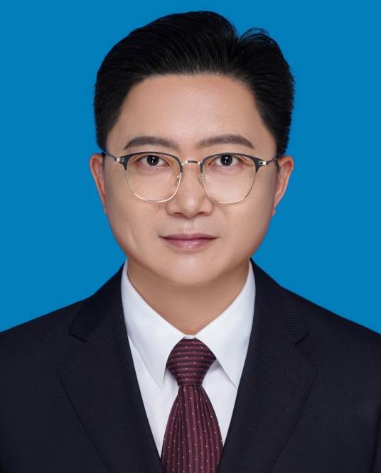 林帆（四川金融控股集团有限公司党委副书记、董事）