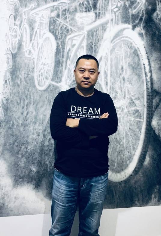 张晓(中国美术家协会会员,职业画家)