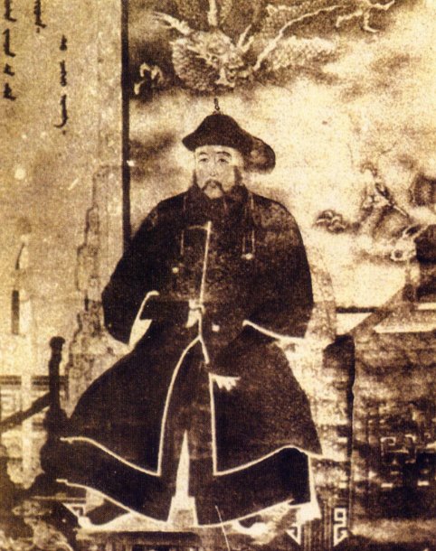 爱新觉罗氏现在姓什么啊 他们还是大家族吗？