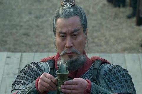 官渡之战的关键人物,并非是许攸张郃,曹操吗?