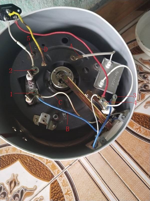 电饭锅拆出来清洗，清洗好了却把线路安装给忘了，懂得安装的大神请指教谢谢。
