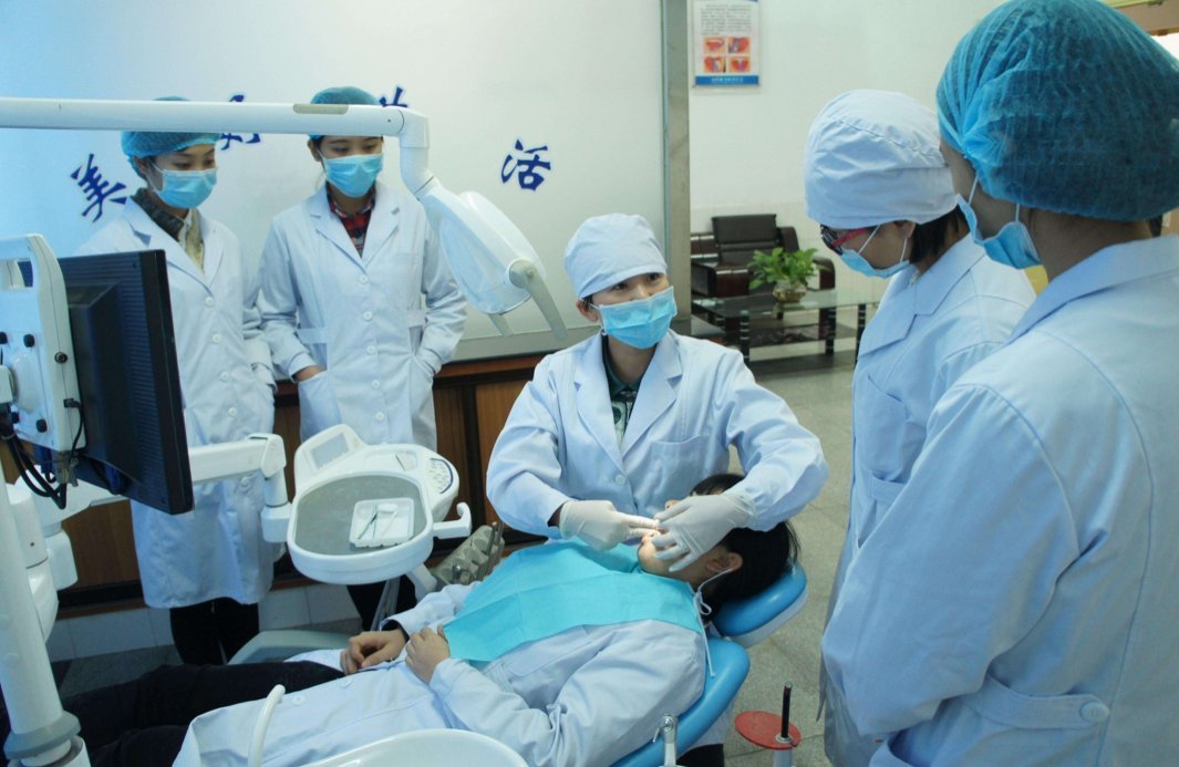 口腔医学就是个垃圾专业是真的吗？为什么很多人都后悔死了？