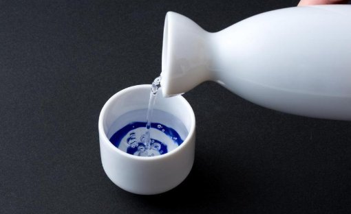 一杯白酒大概多少两？