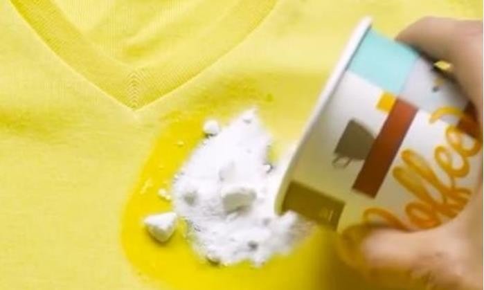 怎样去除衣服上的荧光笔印?