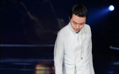 独孤天下的主题曲是什么歌？