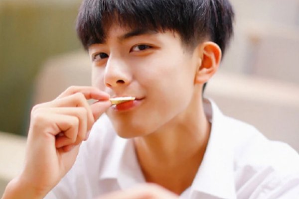形容一个人长相！那么秀气和秀美是一个意思吗？