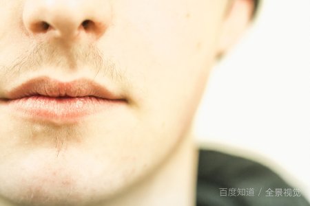 嘴皮厚的男生是不是很丑,丑是不是。真的很丑吗?