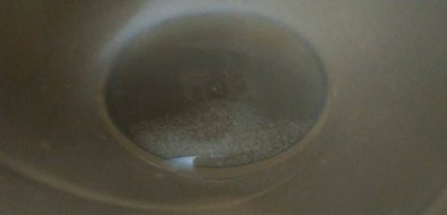 怎么制作水晶泥,就是透明的超轻粘土。听说可以自制，那怎么制作呢！