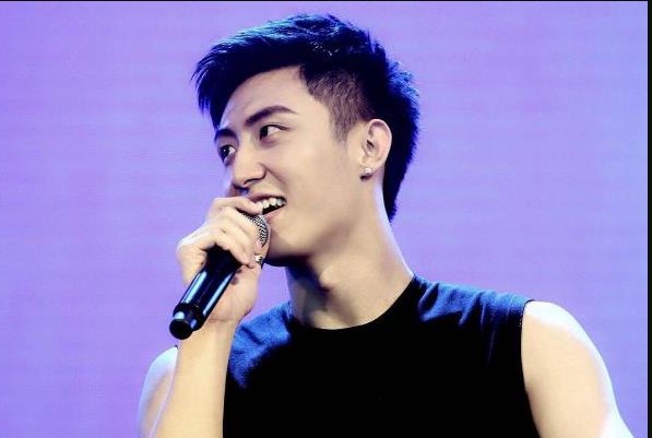 黄景瑜为何被称在“娱乐圈服兵役”？