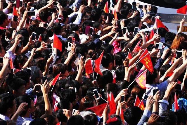 毛坦厂复读班开学，最高学费达到38000，近万学生开始人生煎熬？