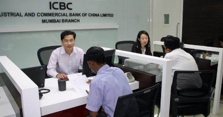 进入银行工作，大学需要学什么专业 还需要什么