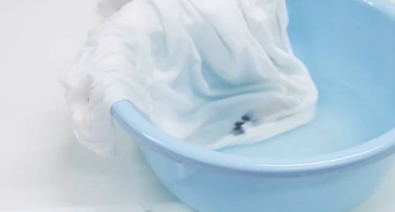 白醋可以解决衣服染色