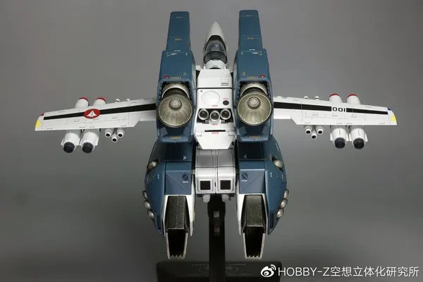 万代 DX超合金TV版VF-1S罗伊·福卡特别型
