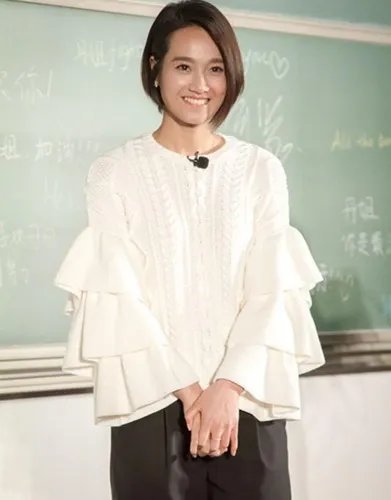 朱丹豪门盛宴走光露屁股 与周一围被催婚不提前夫林涵