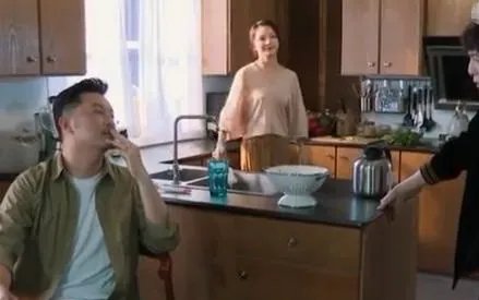 沙溢把郭敬明演哭什么情况这到底是怎么回事？