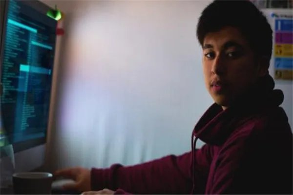 如何看待“男子打游戏花光妻子攒下的15万”这件事?