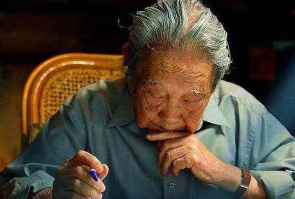 鲁冰花作者钟肇政去世，享年多少岁？
