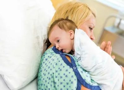 新生婴儿打嗝怎么办 找出原因更好应对新生婴儿打嗝