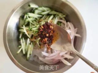 黄瓜拌拉皮