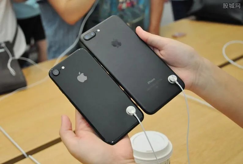 iPhone11提高产量 售价下调销量飙升
