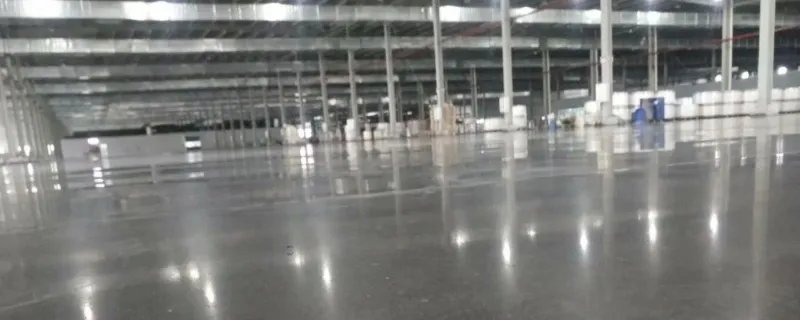 金刚砂固化剂地坪的具体做法是什么