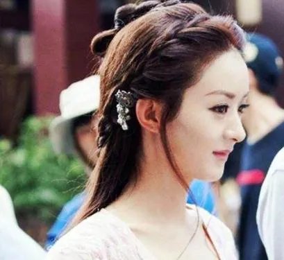 你们觉得赵丽颖在《楚乔传》中的着装怎样?