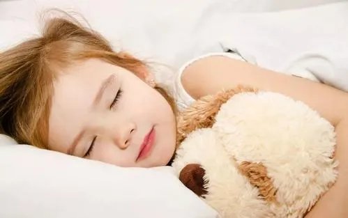 奶奶看到孙子突然出现眼泪一下子流了出来,奶奶和孙子的感情有多深?