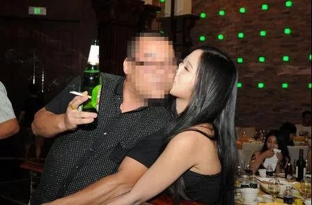 showgirl游艇门过程及内部照片：不堪入目的互动场面