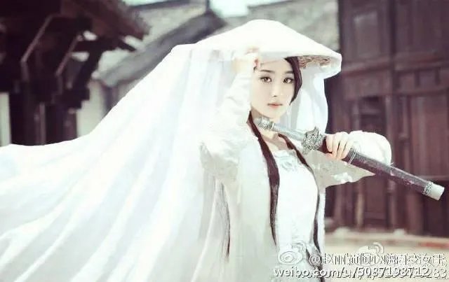 你们觉得赵丽颖在《楚乔传》中的着装怎样？