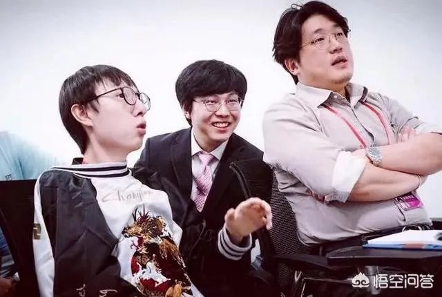 RNG主教练孙大永深夜发文致歉,“仅六个字,令所有粉丝都慌了”,他会离开吗?