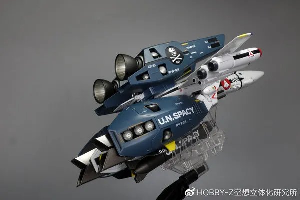 万代 DX超合金TV版VF-1S罗伊·福卡特别型
