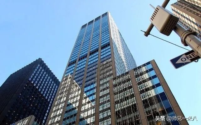 拜登特朗普互曝亲中证据,特朗普欠中国银行2.11亿美元巨款,这钱能收回来吗?