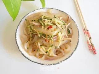 黄瓜拌拉皮