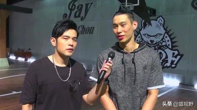 林书豪社媒晒总冠军戒指,周杰伦留言引网友捧腹,他都说了什么?