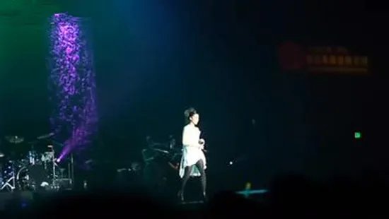 钟嘉欣演唱会在哪举行   钟嘉欣被曝劈腿