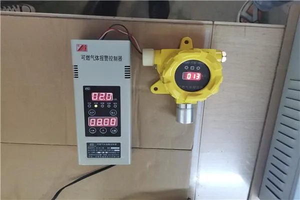 家里的燃气报警器总是会响个不停,这是为什么?