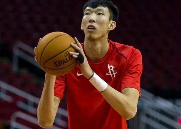 火箭召回周琦了吗?