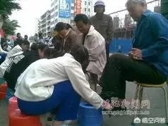 如何看待珠海一名15岁男孩飙车撞路基摔死,过路司机好心报警却赔51万?