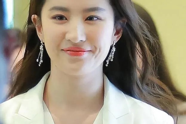 刘亦菲女神赛夺冠：这才是民间最权威的选美大赛