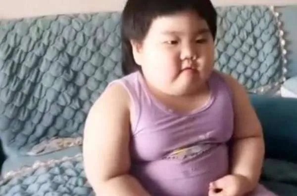 把三岁女孩喂到70斤,这样真的好吗?