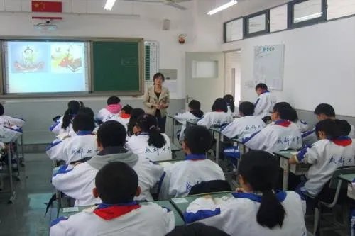 广州教育局回应教师涉嫌体罚学生,面对孩子的教育管理问题,究竟该怎么做?